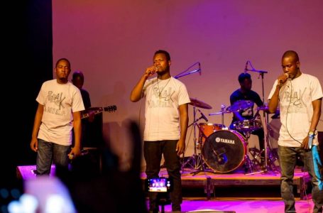 En concert : le collectif Qu’on Sonne et Voix-ailes séduit le public de l’espace culturel Gambidi de Ouagadougou