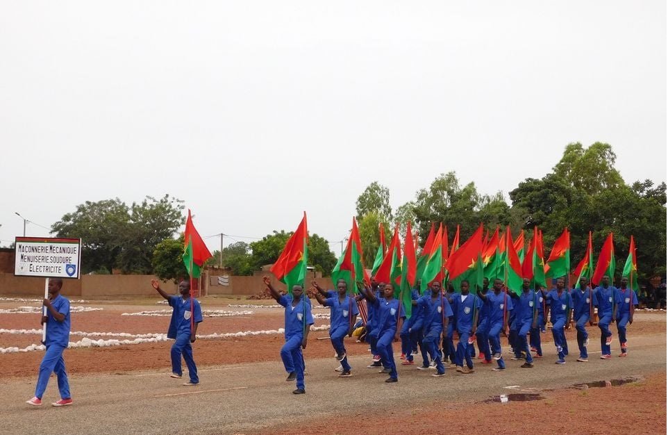 Burkina : la formation militaire réinstaurée au Service national pour le développement