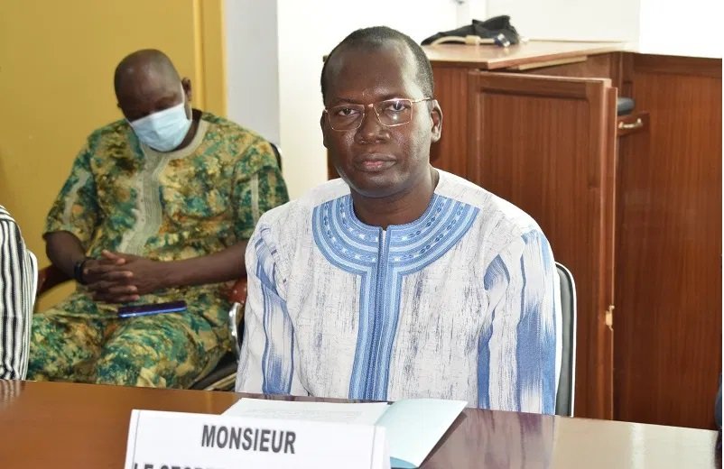 Burkina : le nouveau SG du département de la Communication s’engage à travailler en équipe