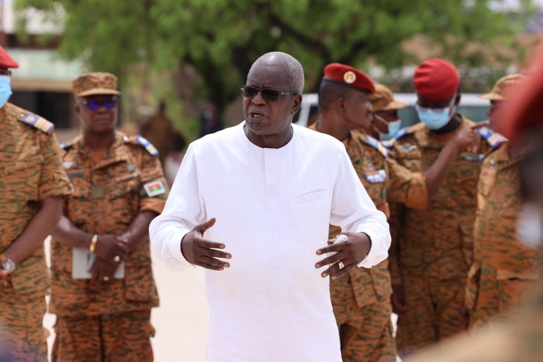 Force armée nationale : Chériff Sy visite les unités militaires de la garnison de Pô