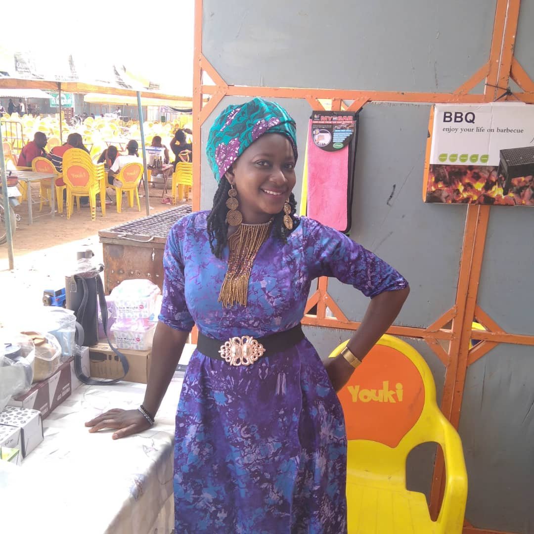 Nina Bila : la trentaine environ, le E-commerce n&rsquo;a aucun secret pour elle
