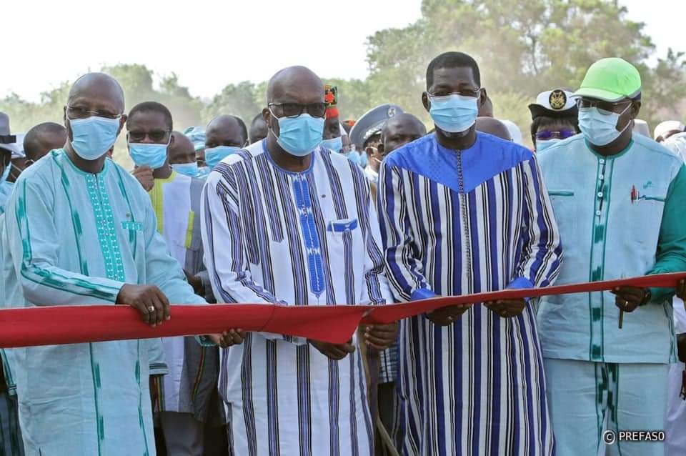 Région du Centre-Sud : Roch Marc Kaboré inaugure la route nationale 29 qui relie Manga à Zabré