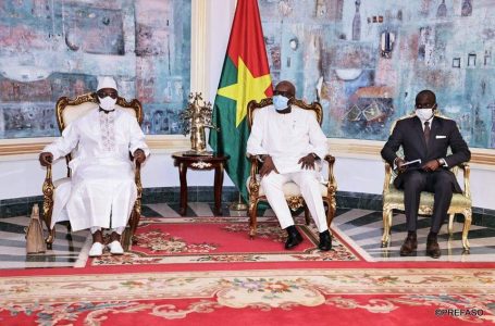 UEMOA : le président de la commission remet son bilan au président du Faso