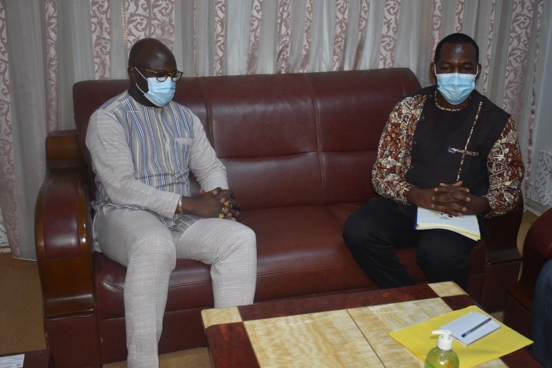Lutte contre le Covid-19 : le ministre de la Santé, Charlemagne Ouédraogo félicite le projet « Anw ka kêlê » pour sa contribution