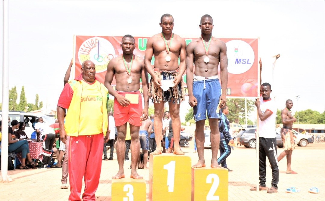 Finales nationales de USSU-BF : Le Ministre des Sports et des Loisirs félicite tous les acteurs