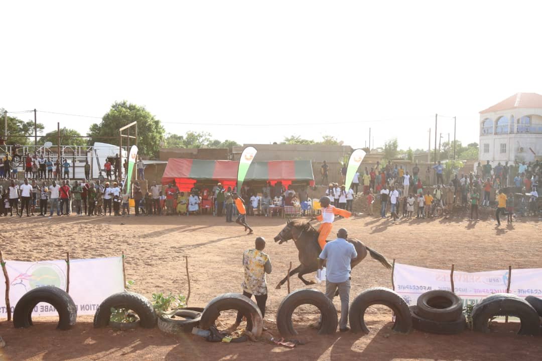2ème édition du Grand prix de la ligue du centre des sports équestres : L&rsquo;écurie Chérif Haidara règne en maître absolu sur la plus haute marche du podium
