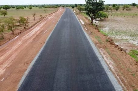 Bitumage de la route Guiba-Garango: « Tout est fin prêt pour que cette route reçoive du béton bitumineux », selon le ministre Éric Bougouma