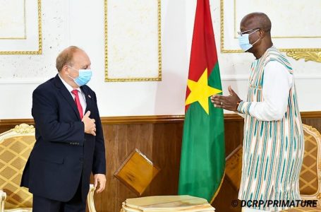 Coopération Burkina Faso-France : L’ambassadeur Luc Hallade chez le Premier ministre Christophe Dabiré