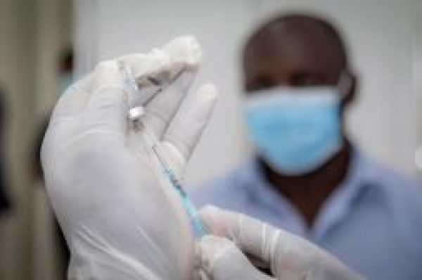 Soutenir les pays africains à déployer différents de vaccins anti-COVID-19