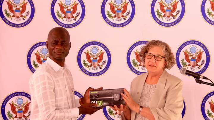 L’ambassade des Etats Unis fait un don de matériels au FESPACO