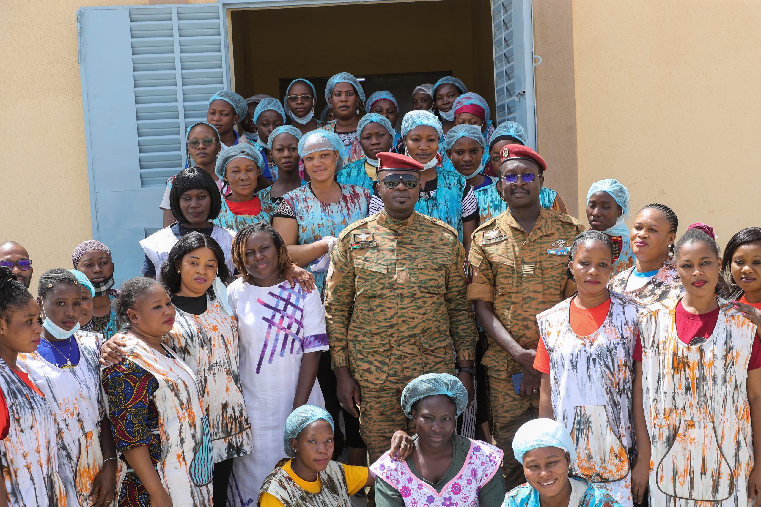 Lutte contre le terrorisme : le président du Faso solidaire des blessés de guerre, des veuves et orphelins