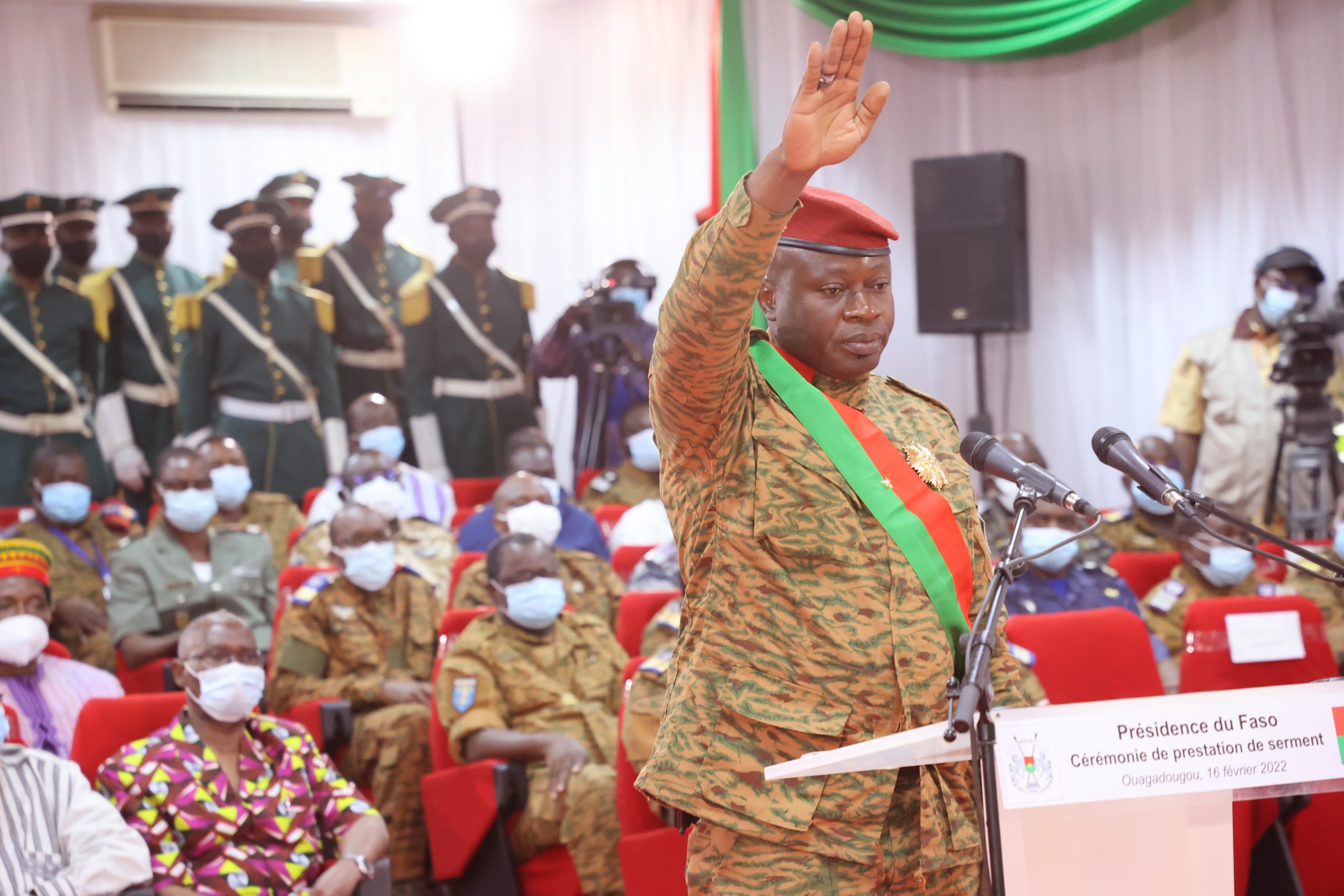 Burkina Faso : Le lieutenant-colonel Paul-Henri Sandaogo Damiba investi président pour un retour à l’intégrité