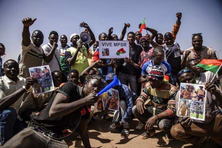 Coups d’Etat en Afrique de l’Ouest : La Guinée et le Burkina Faso dans le viseur de la CEDEAO