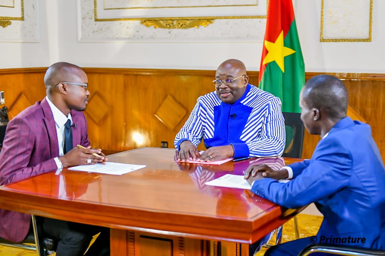 Burkina Faso : Le gouvernement solidaire au premier ministre suite à ses déclarations dans l’entretien accordé à la RTB