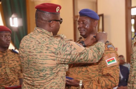 Forces armées nationales : trois officiers supérieurs reçoivent des attributs de Général de brigade