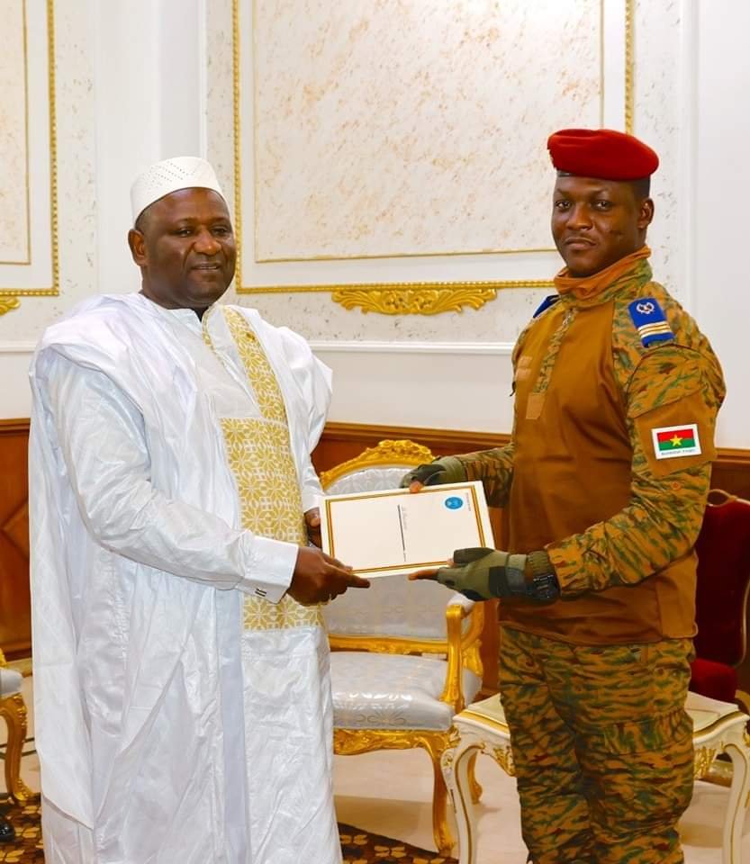 Diplomatie : cinq nouveaux ambassadeurs pour renforcer la coopération avec le Burkina 