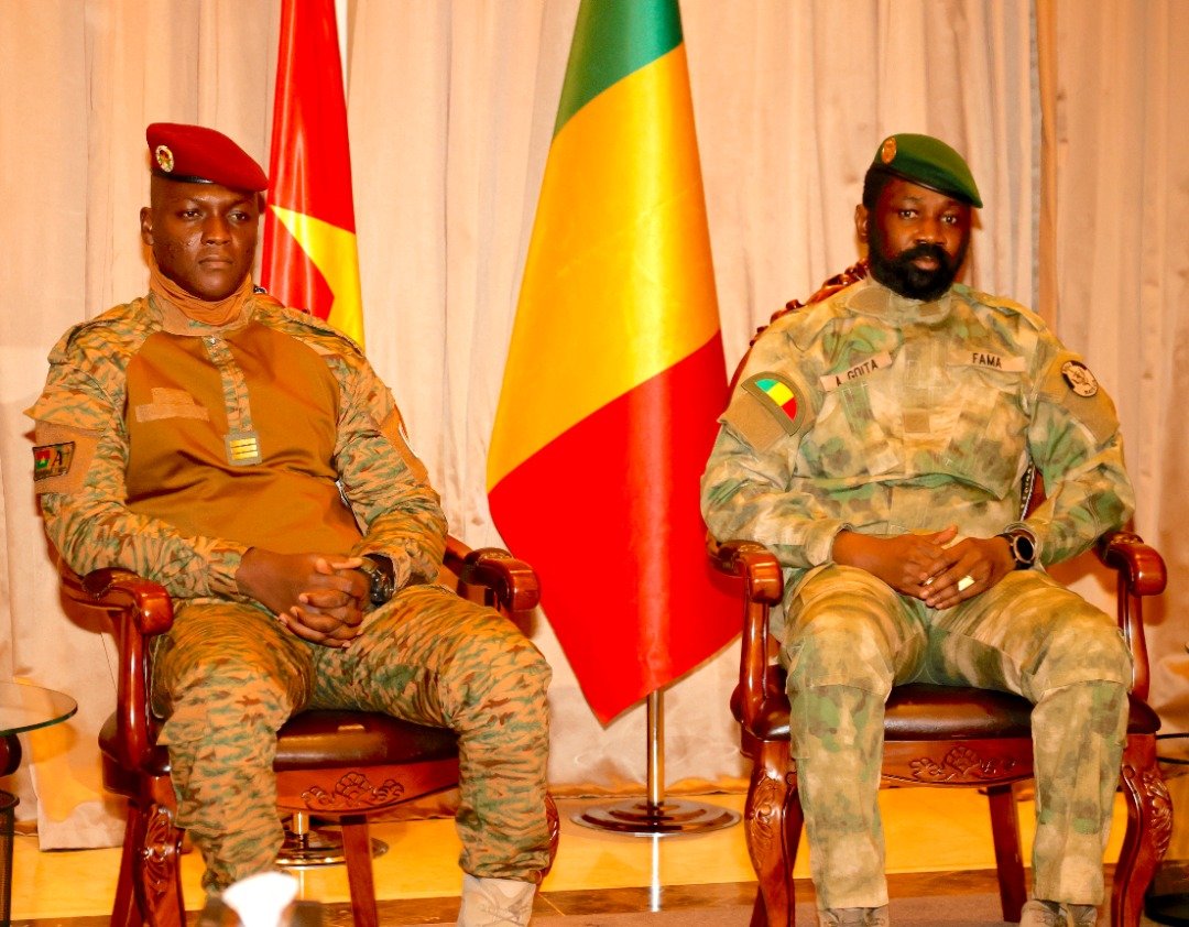 Lutte contre le terrorisme : les Présidents Traoré et Goita en ordre de bataille