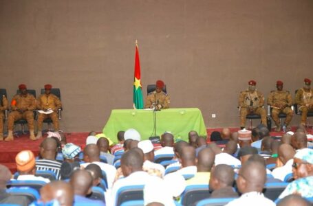 Burkina Faso : Le Président Ibrahim TRAORE échange avec les forces vives des Hauts- Bassins 