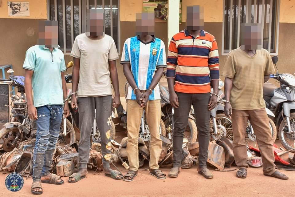 Lutte contre l’insécurité urbaine : Un réseau de présumés malfrats mis aux arrêts par la Police Nationale à Ouagadougou.  