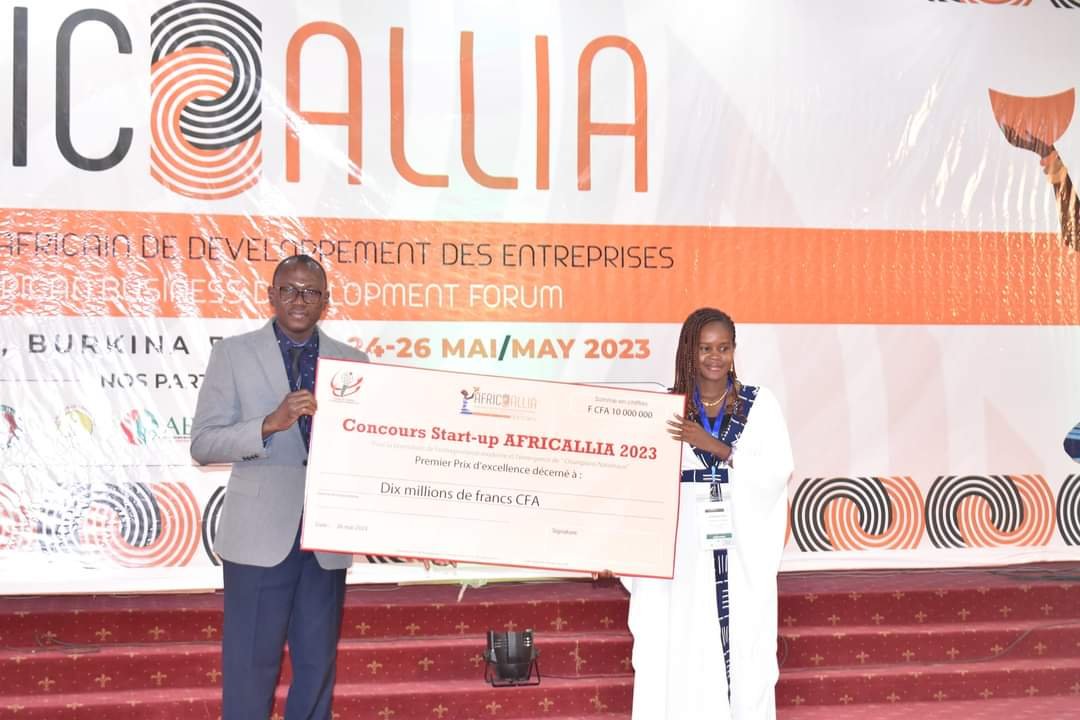 Africalia 2023: La beninoise Kini Biayou Marise Mireille remporte le 1er prix du concours start Up d&rsquo;une valeur de 10millions CFA