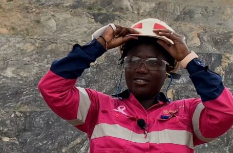 « Je suis à ce poste parce que je fais du très bon travail », Houda Aya Sidibé, ingénieure en forage et dynamitage