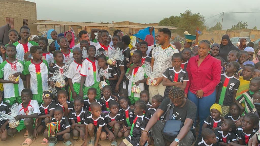 Fêter son anniversaire autrement: Ronald Kaboré et la Fondation Milie Marta aux côtés des déplacés internes de Panzani