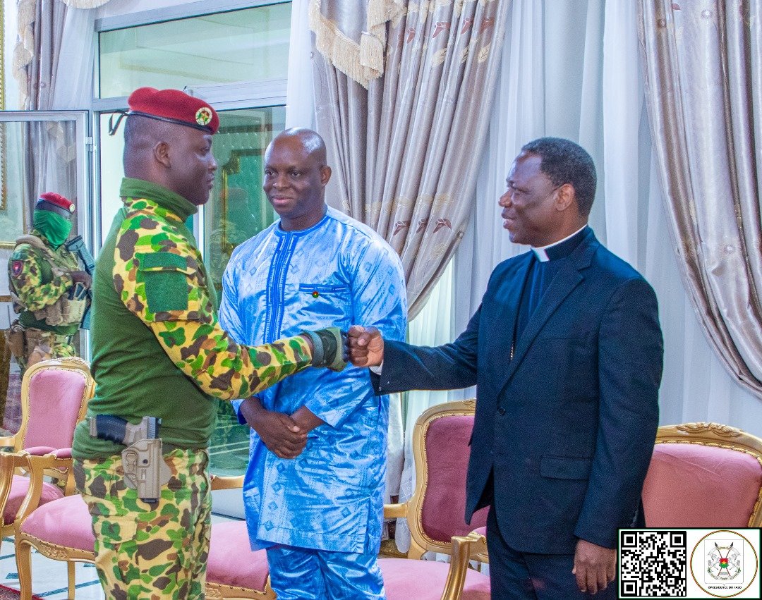 Nonciature apostolique du Ghana : Monseigneur Julien KABORE traduit sa reconnaissance au Président du Faso