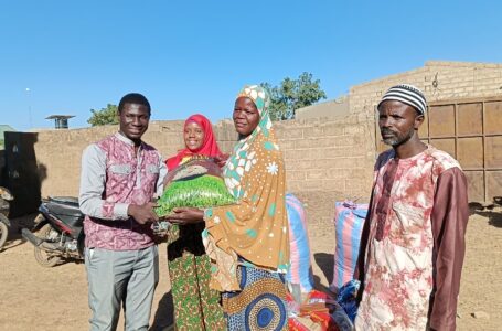 Journée de l’étudiant malien : des actions sociales en faveur des déplacés internes à Sakoula