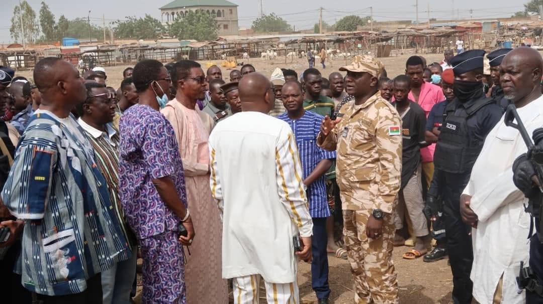 Burkina : Le président du Faso invite les vendeurs de bétail à renforcer leur dispositif pour contrer le financement du terrorisme