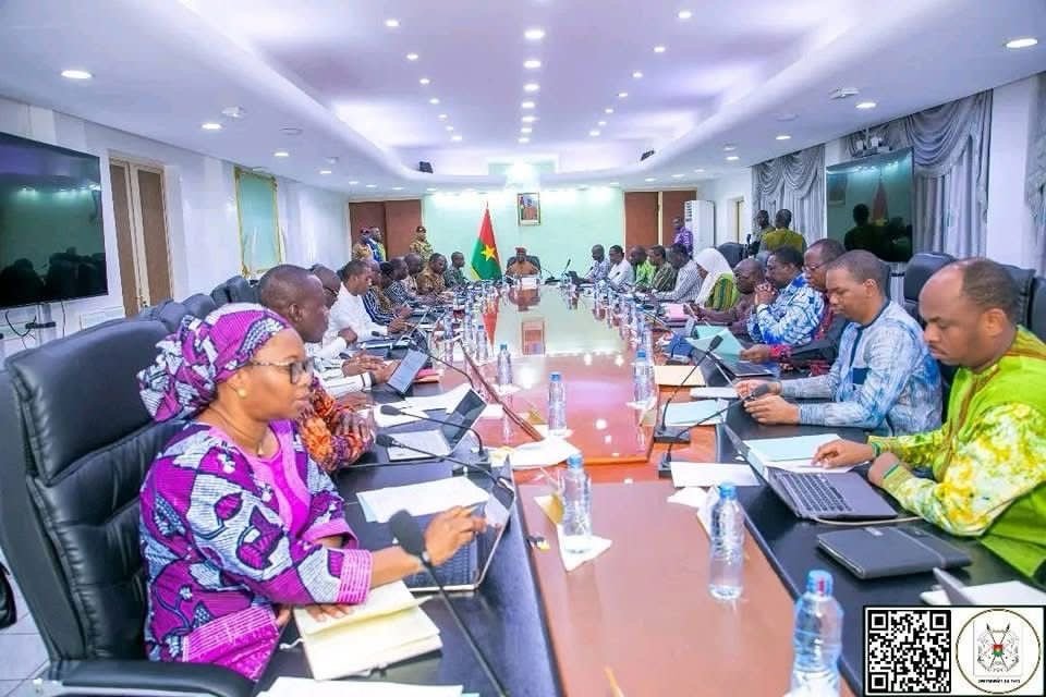 Conseil des ministres : Le gouvernement crée la Maison de l’Entreprise du Burkina Faso, établissement public de l&rsquo;État à caractère professionnel