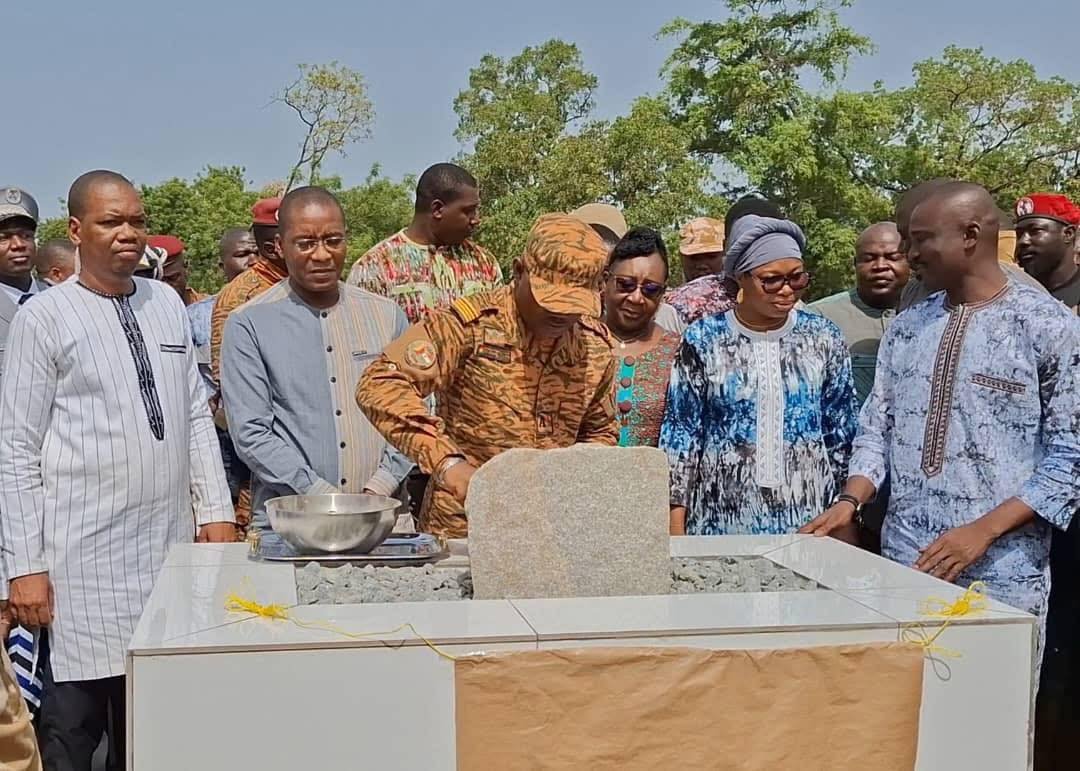 Burkina Faso: Pose de la première pierre  de construction d&rsquo;une usine de production de médicaments vétérinaires d’une valeur de 21 milliards de F CFA à Samandéni