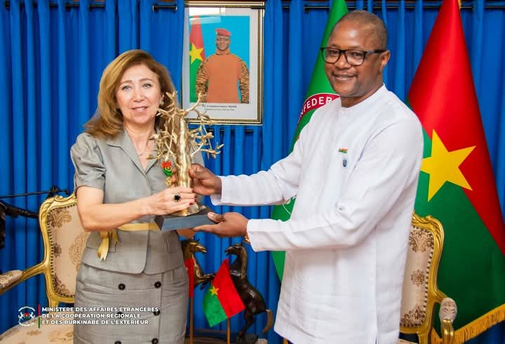 Burkina : En fin de mission, l’ambassadeur de Türkiye élevée au rang d’Officier de l’Ordre de l’Étalon.