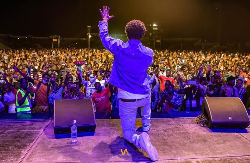 Jour J – Guichet fermé au Casino de Paris pour le concert de Smarty : une première historique pour le Burkina Faso