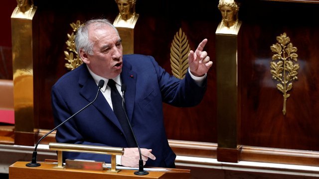 La chute inédite du gouvernement Bayrou : un séisme institutionnel sous la Ve République