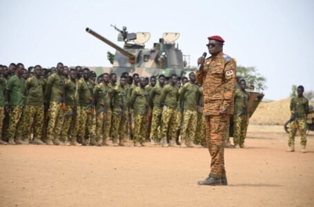 Burkina Faso : le ministre en charge de la Défense effectue une visite de terrain dans l’Est du pays