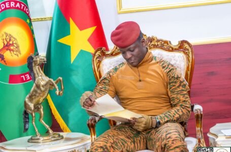 Ballet diplomatique à Koulouba : le Président Ibrahim Traoré reçoit les lettres de créance de plusieurs nouveaux ambassadeurs